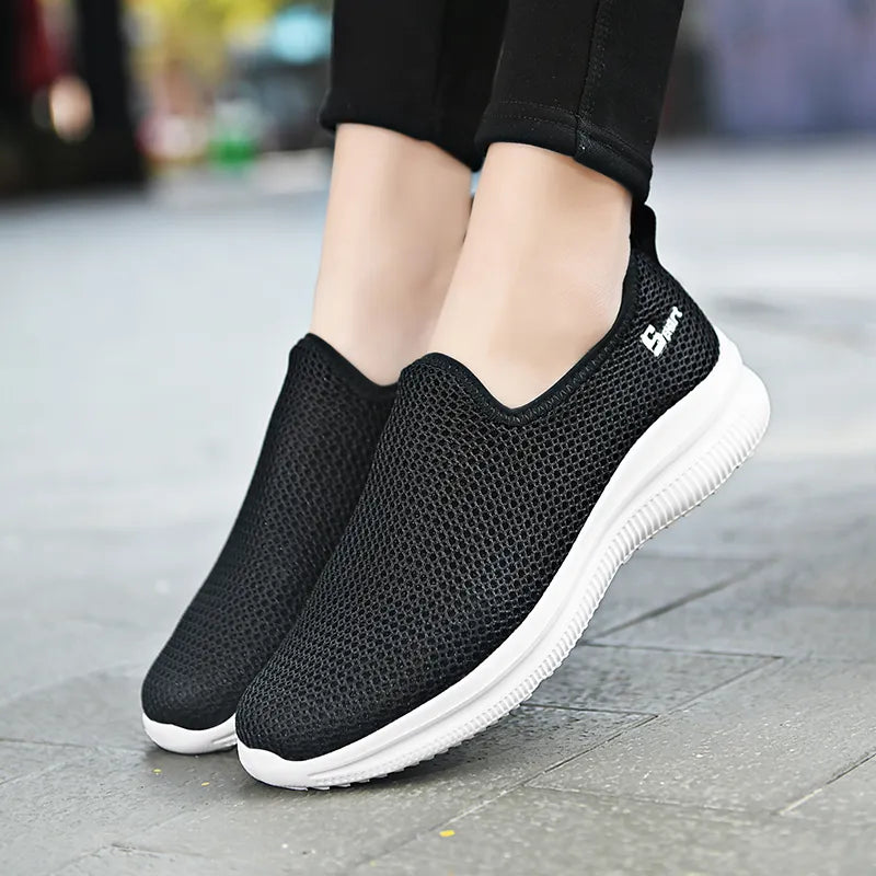 Summer Mesh Men Shoes Lightweight Sneakers Men Fashion Casual Walking Shoes 2021 Breathable Mens Loafers Zapatillas Hombre